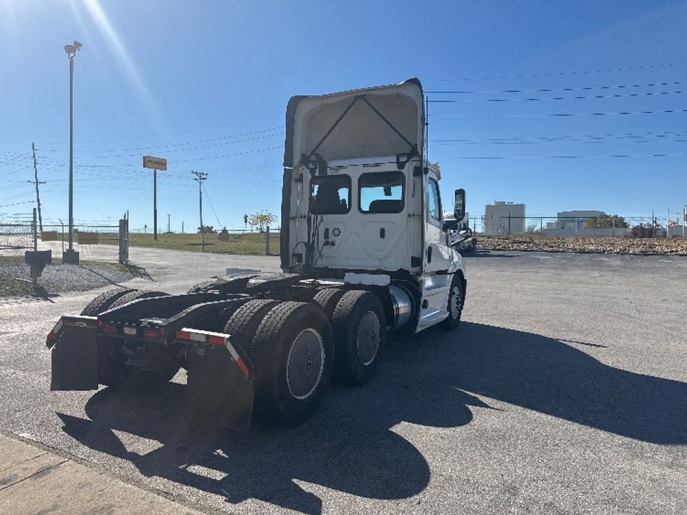 Day Cab Tractor-Heavy Duty Tractors-Freightliner-2020-T12664ST-Decatur-AL-268,716\n\t\tmiles-$ 59,500 - Image 7