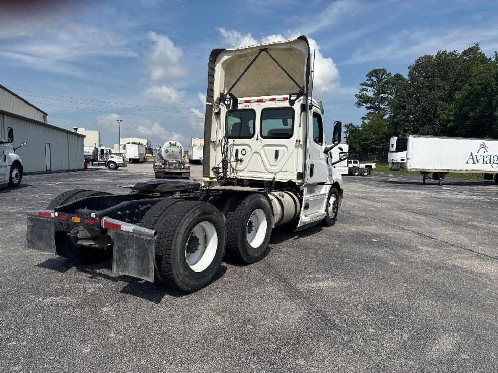 Day Cab Tractor-Heavy Duty Tractors-Freightliner-2020-T12664ST-Decatur-AL-309,697\n\t\tmiles-$ 60,250 - Image 7
