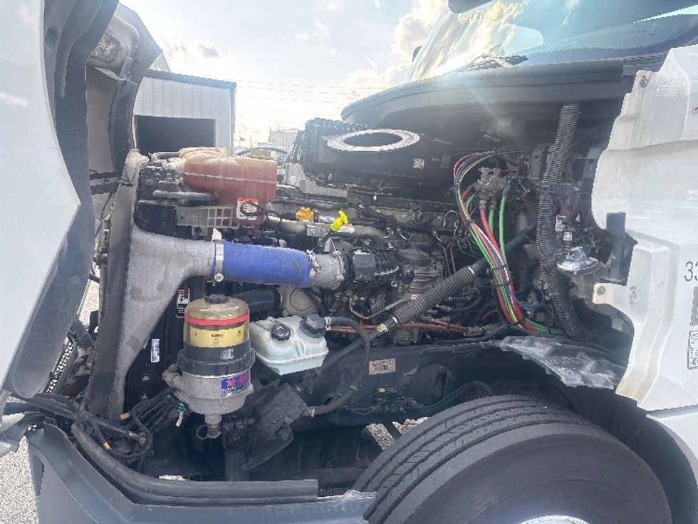 Day Cab Tractor-Heavy Duty Tractors-Freightliner-2020-T12664ST-Decatur-AL-318,111\n\t\tmiles-$ 59,750 - Image 16