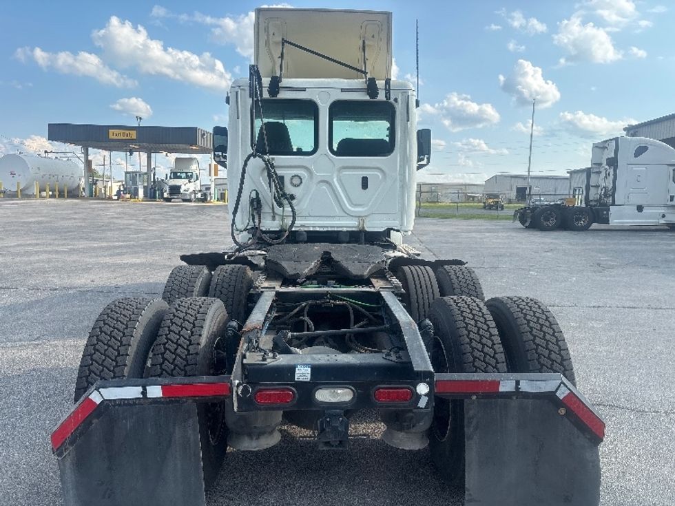 Day Cab Tractor-Heavy Duty Tractors-Freightliner-2020-T12664ST-Decatur-AL-318,111\n\t\tmiles-$ 59,750 - Image 6