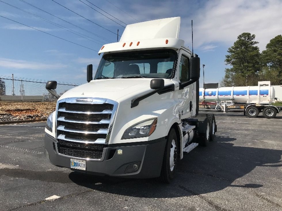 Day Cab Tractor-Heavy Duty Tractors-Freightliner-2020-T12664ST-Decatur-AL-390,104\n\t\tmiles-$ 44,250 - Image 3