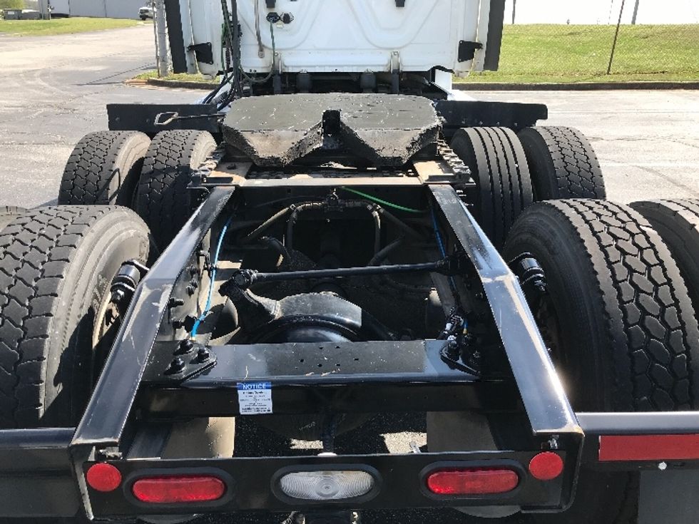 Day Cab Tractor-Heavy Duty Tractors-Freightliner-2020-T12664ST-Decatur-AL-390,104\n\t\tmiles-$ 44,250 - Image 6