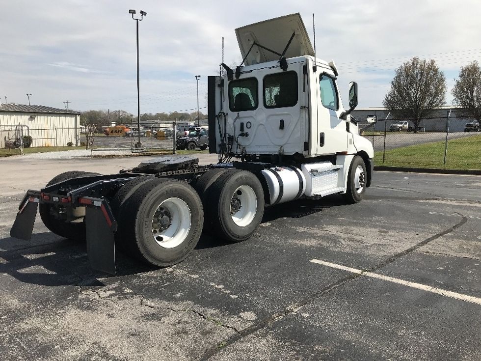 Day Cab Tractor-Heavy Duty Tractors-Freightliner-2020-T12664ST-Decatur-AL-390,104\n\t\tmiles-$ 44,250 - Image 7