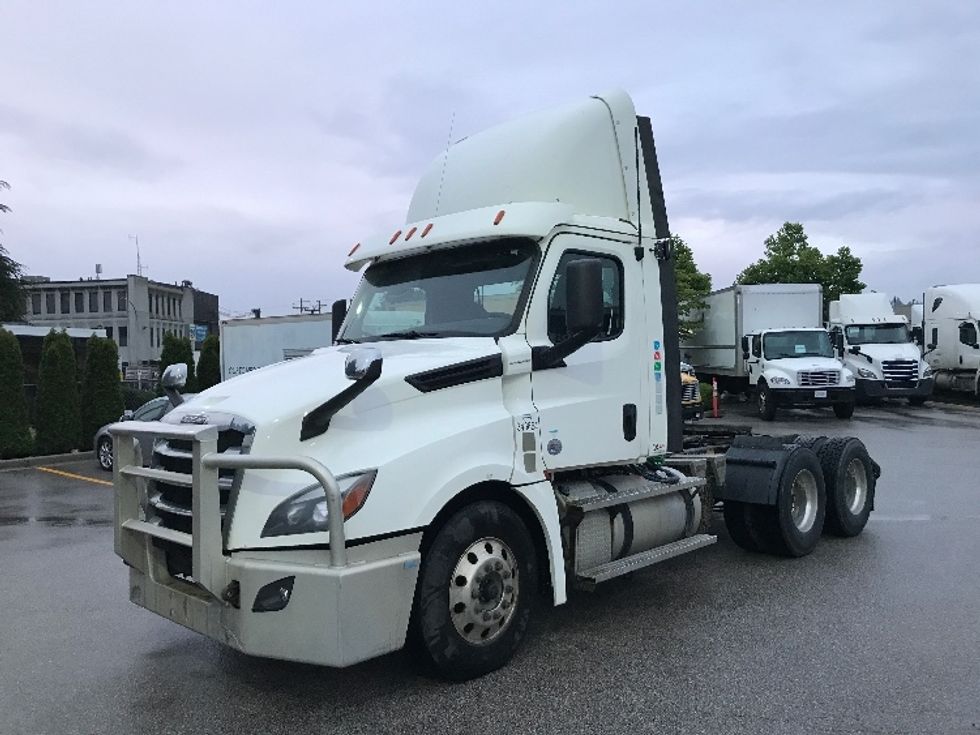 Day Cab Tractor-Heavy Duty Tractors-Freightliner-2020-T12664ST-Delta-BC-1,020,999\n\t\tkm-$ 35,250 - Image 3