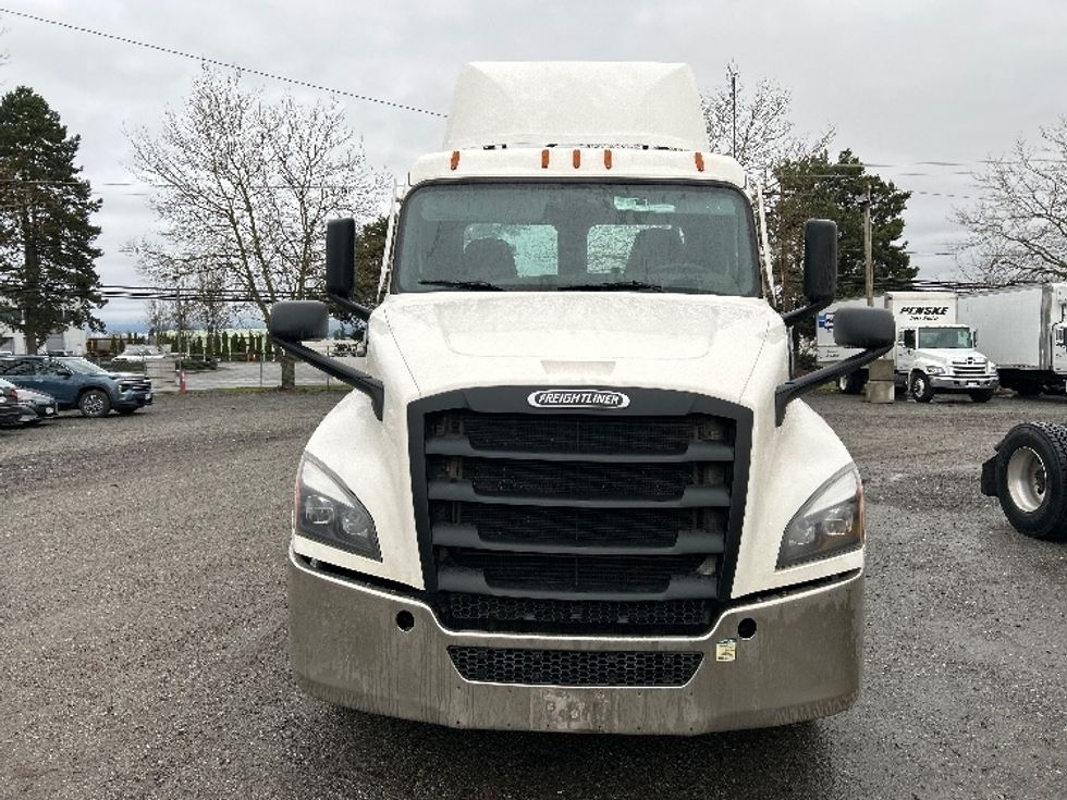Day Cab Tractor-Heavy Duty Tractors-Freightliner-2020-T12664ST-Delta-BC-315,337\n\t\tkm-$ 71,750 - Image 2