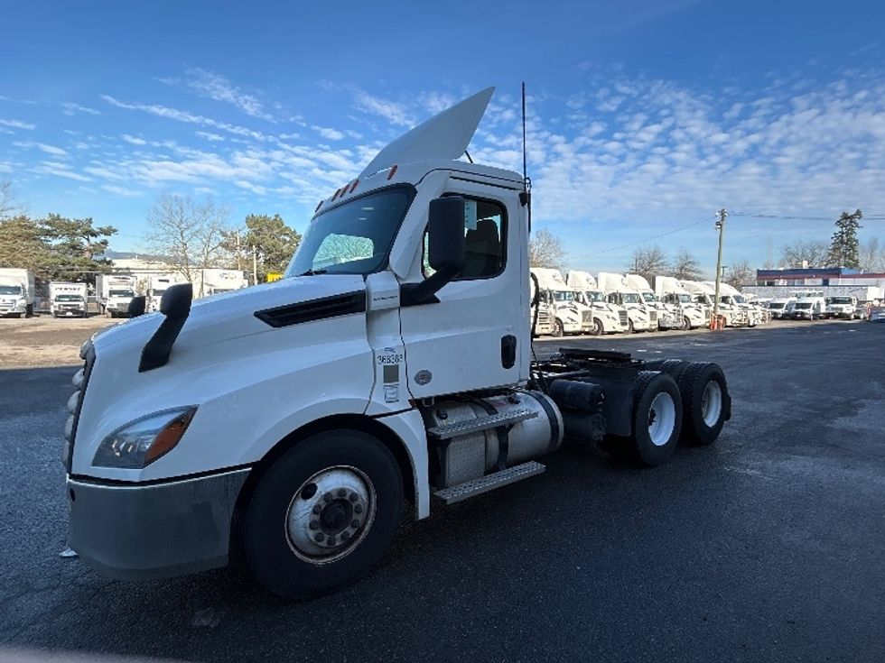 Day Cab Tractor-Heavy Duty Tractors-Freightliner-2020-T12664ST-Delta-BC-315,337\n\t\tkm-$ 71,750 - Image 3