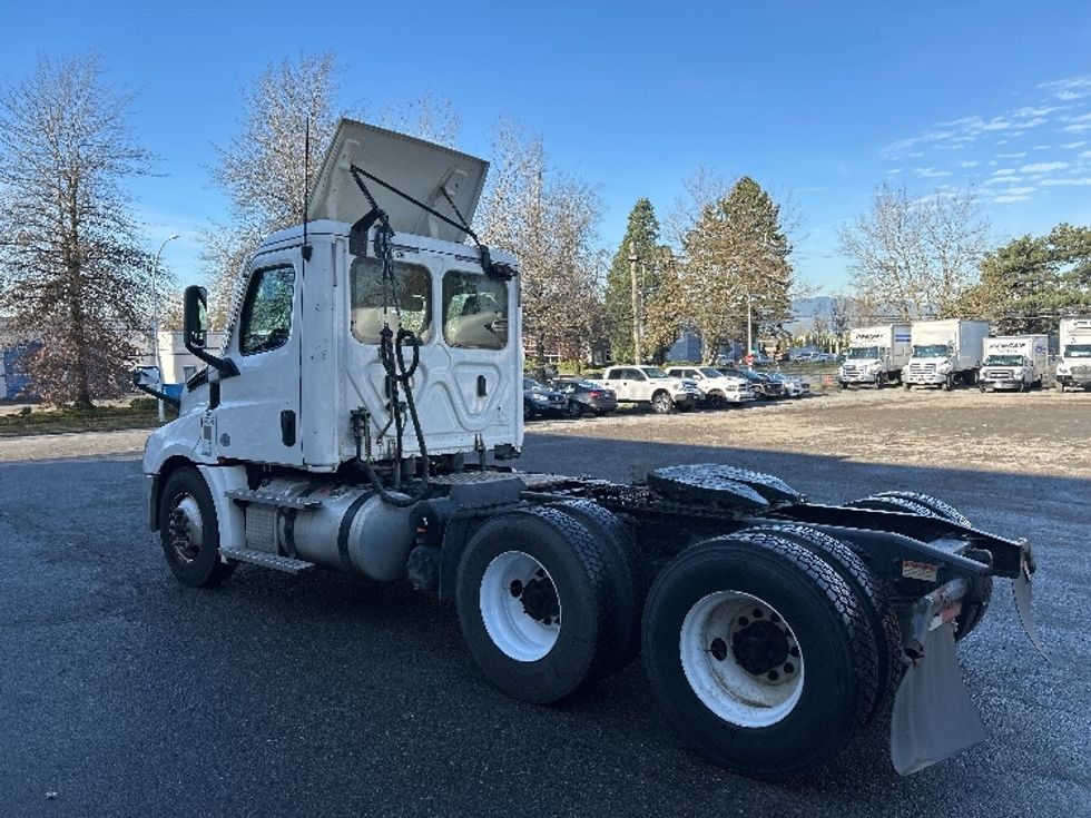 Day Cab Tractor-Heavy Duty Tractors-Freightliner-2020-T12664ST-Delta-BC-315,337\n\t\tkm-$ 71,750 - Image 5