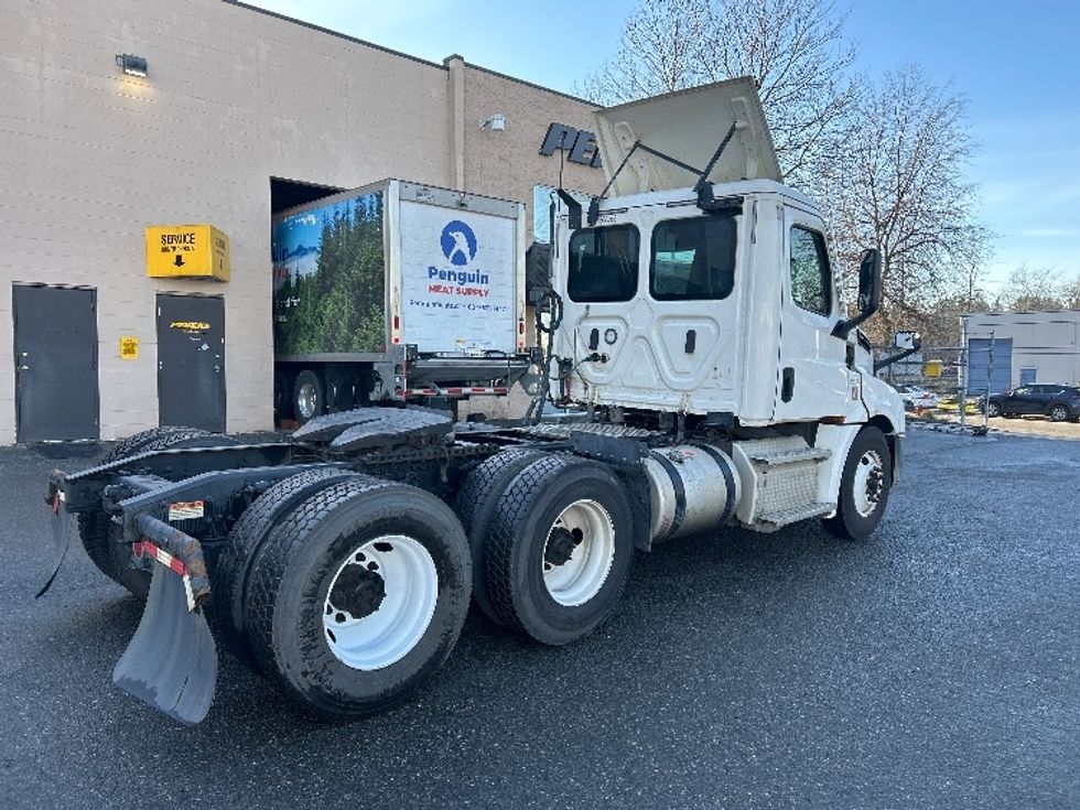 Day Cab Tractor-Heavy Duty Tractors-Freightliner-2020-T12664ST-Delta-BC-315,337\n\t\tkm-$ 71,750 - Image 7