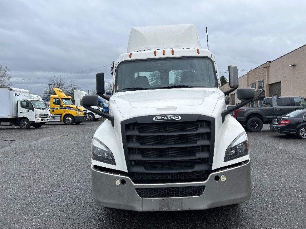 Day Cab Tractor-Heavy Duty Tractors-Freightliner-2020-T12664ST-Delta-BC-342,350\n\t\tkm-$ 70,500 - Image 2