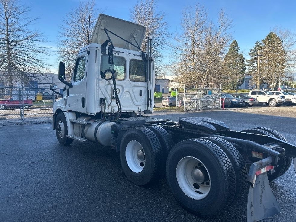 Day Cab Tractor-Heavy Duty Tractors-Freightliner-2020-T12664ST-Delta-BC-342,350\n\t\tkm-$ 70,500 - Image 5