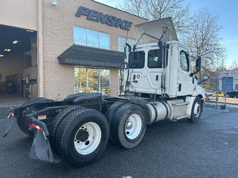 Day Cab Tractor-Heavy Duty Tractors-Freightliner-2020-T12664ST-Delta-BC-342,350\n\t\tkm-$ 70,500 - Image 7