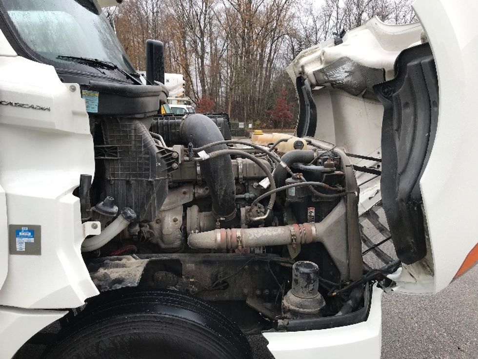 Day Cab Tractor-Heavy Duty Tractors-Freightliner-2020-T12664ST-Delta-BC-351,823\n\t\tkm-$ 72,250 - Image 15