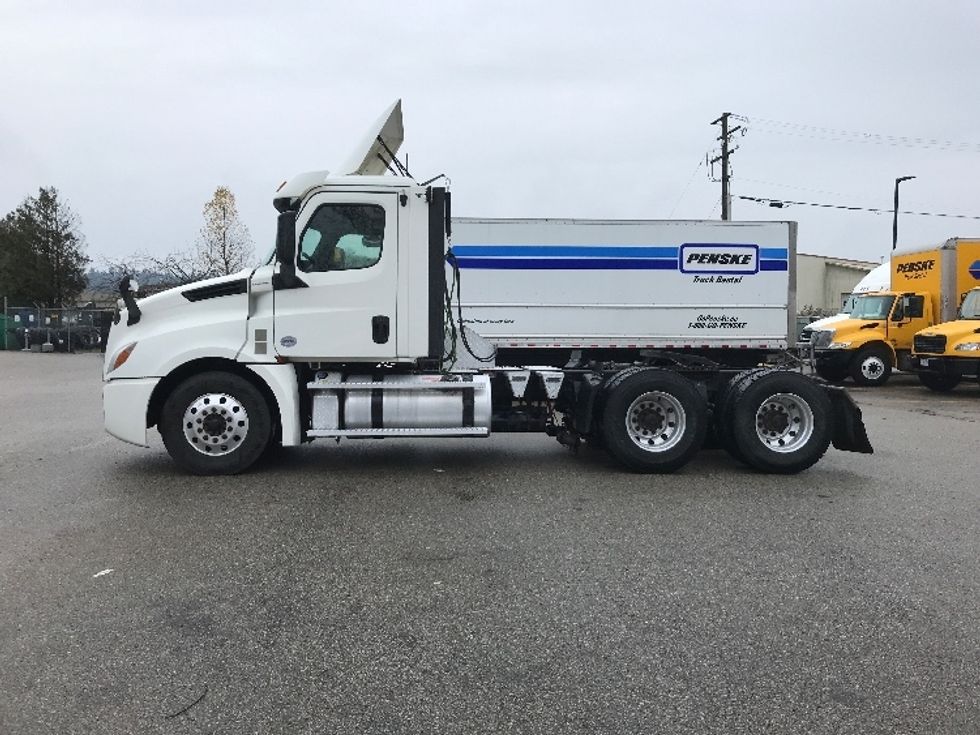 Day Cab Tractor-Heavy Duty Tractors-Freightliner-2020-T12664ST-Delta-BC-351,823\n\t\tkm-$ 72,250 - Image 4