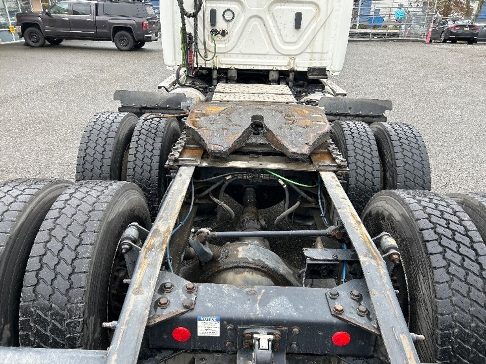 Day Cab Tractor-Heavy Duty Tractors-Freightliner-2020-T12664ST-Delta-BC-385,705\n\t\tkm-$ 70,250 - Image 6