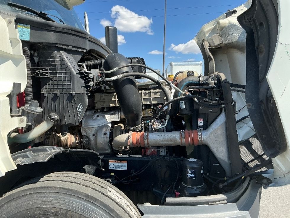 Day Cab Tractor-Heavy Duty Tractors-Freightliner-2020-T12664ST-Denver-CO-293,511\n\t\tmiles-$ 57,250 - Image 15
