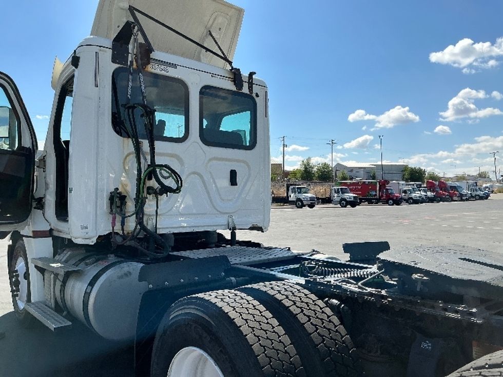 Day Cab Tractor-Heavy Duty Tractors-Freightliner-2020-T12664ST-Denver-CO-293,511\n\t\tmiles-$ 57,250 - Image 17