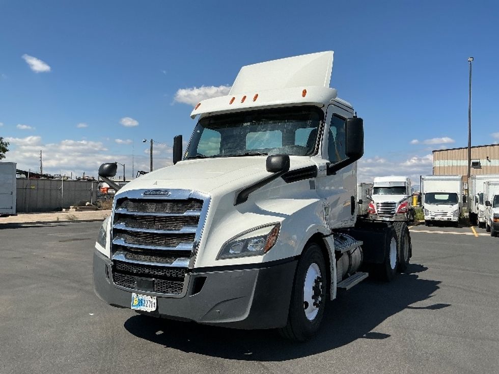 Day Cab Tractor-Heavy Duty Tractors-Freightliner-2020-T12664ST-Denver-CO-293,511\n\t\tmiles-$ 57,250 - Image 3