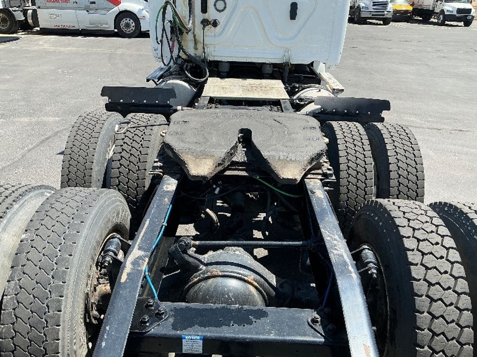 Day Cab Tractor-Heavy Duty Tractors-Freightliner-2020-T12664ST-Denver-CO-293,511\n\t\tmiles-$ 57,250 - Image 6