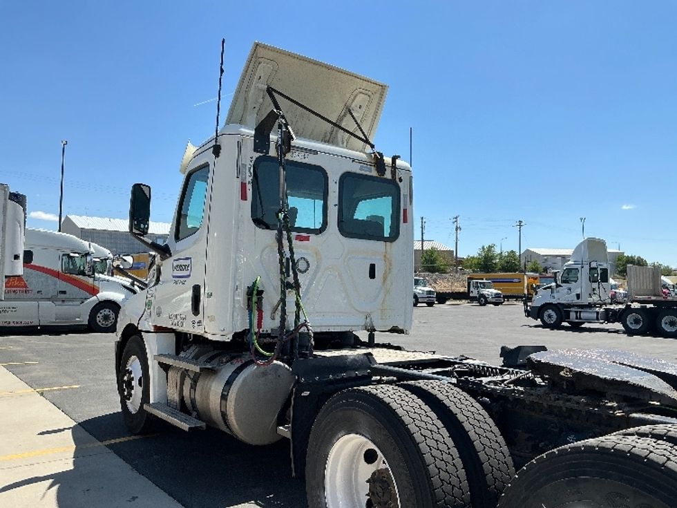 Day Cab Tractor-Heavy Duty Tractors-Freightliner-2020-T12664ST-Denver-CO-387,081\n\t\tmiles-$ 52,000 - Image 17