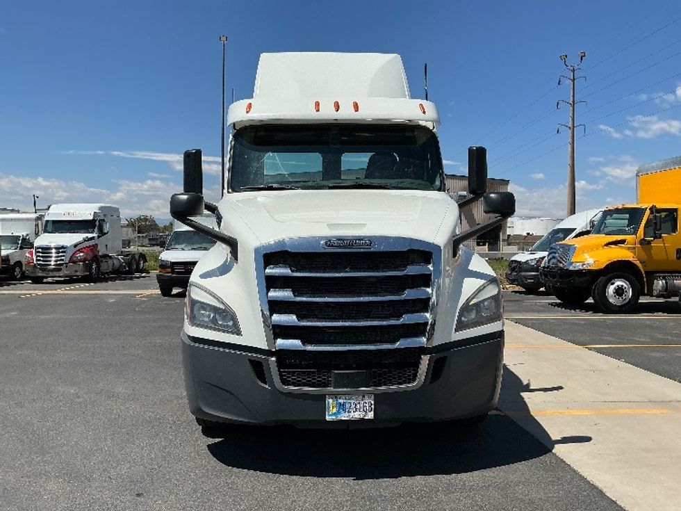 Day Cab Tractor-Heavy Duty Tractors-Freightliner-2020-T12664ST-Denver-CO-387,081\n\t\tmiles-$ 52,000 - Image 2
