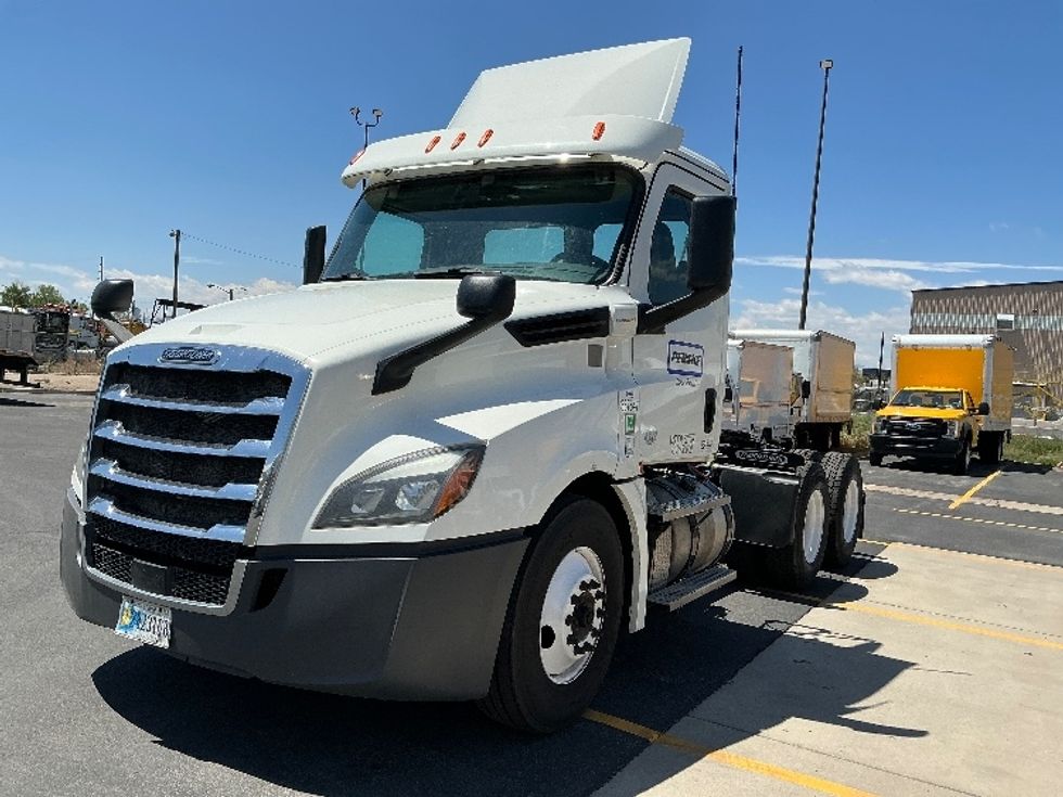 Day Cab Tractor-Heavy Duty Tractors-Freightliner-2020-T12664ST-Denver-CO-387,081\n\t\tmiles-$ 52,000 - Image 3