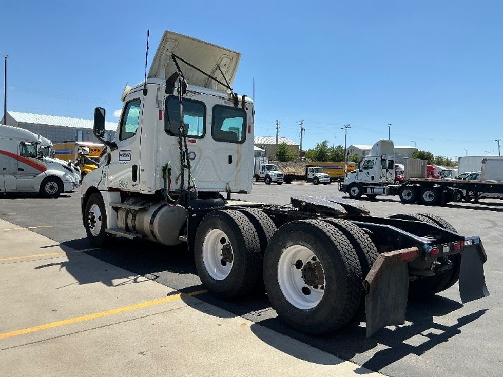 Day Cab Tractor-Heavy Duty Tractors-Freightliner-2020-T12664ST-Denver-CO-387,081\n\t\tmiles-$ 52,000 - Image 5