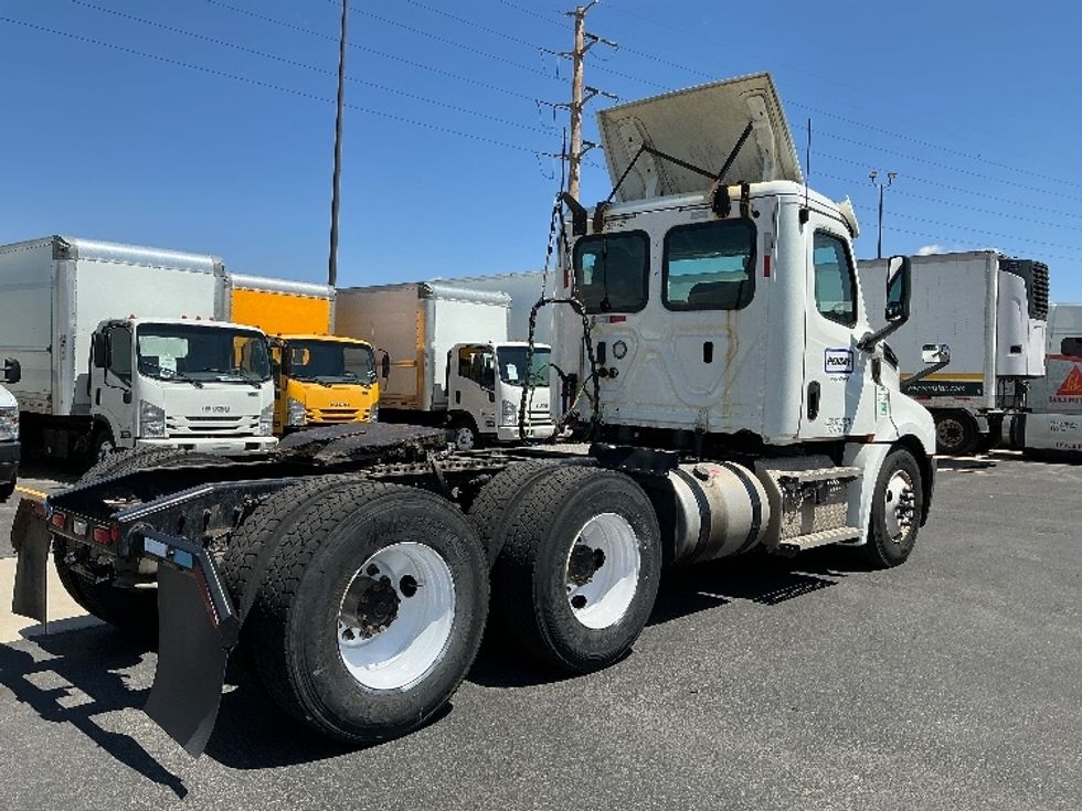 Day Cab Tractor-Heavy Duty Tractors-Freightliner-2020-T12664ST-Denver-CO-387,081\n\t\tmiles-$ 52,000 - Image 7