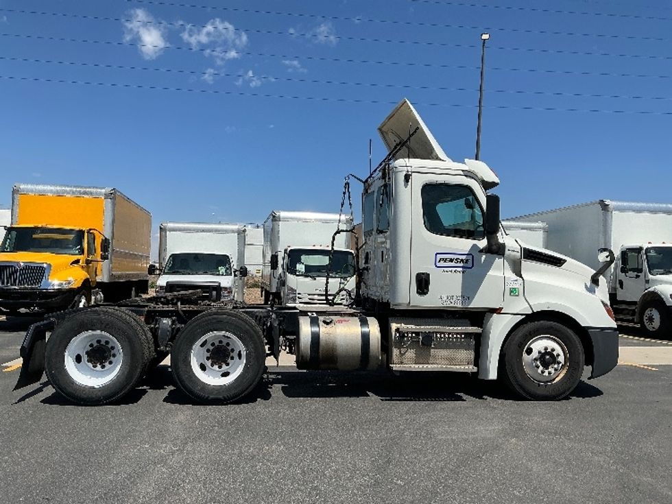 Day Cab Tractor-Heavy Duty Tractors-Freightliner-2020-T12664ST-Denver-CO-387,081\n\t\tmiles-$ 52,000 - Image 8