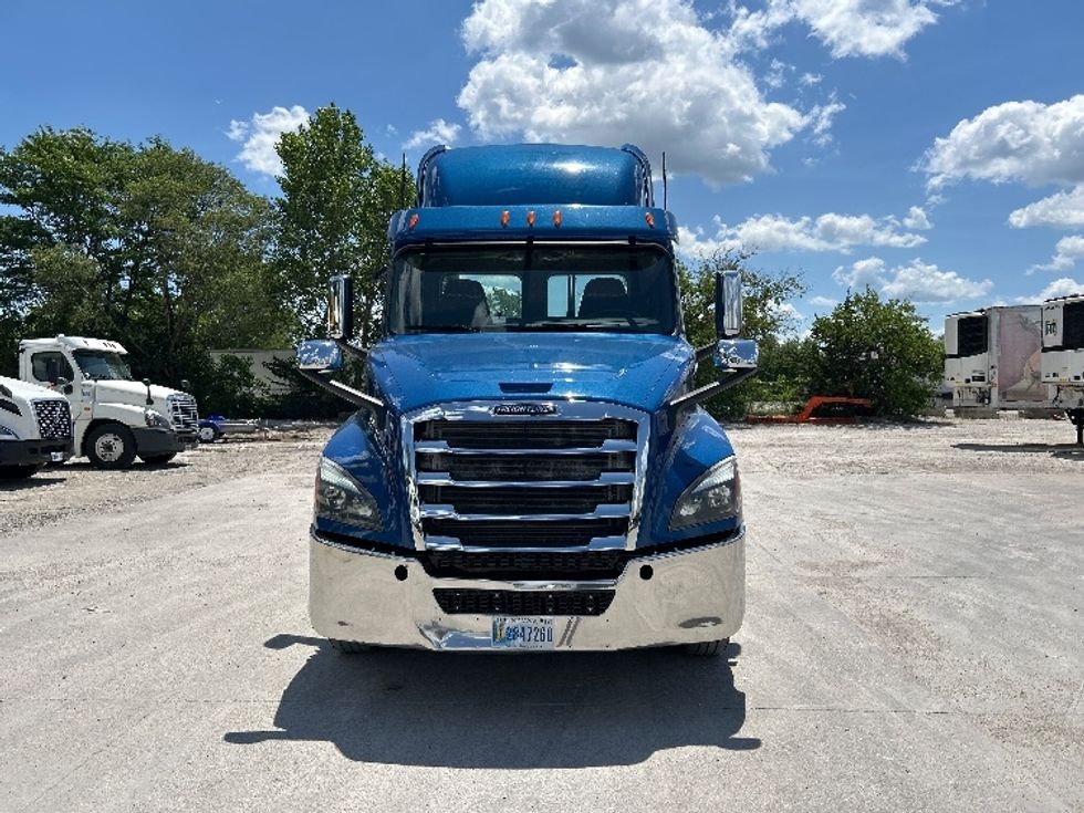 Day Cab Tractor-Heavy Duty Tractors-Freightliner-2020-T12664ST-Des Moines-IA-199,358\n\t\tmiles-$ 68,750 - Image 2