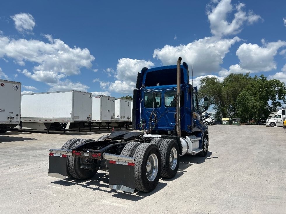 Day Cab Tractor-Heavy Duty Tractors-Freightliner-2020-T12664ST-Des Moines-IA-199,358\n\t\tmiles-$ 68,750 - Image 7