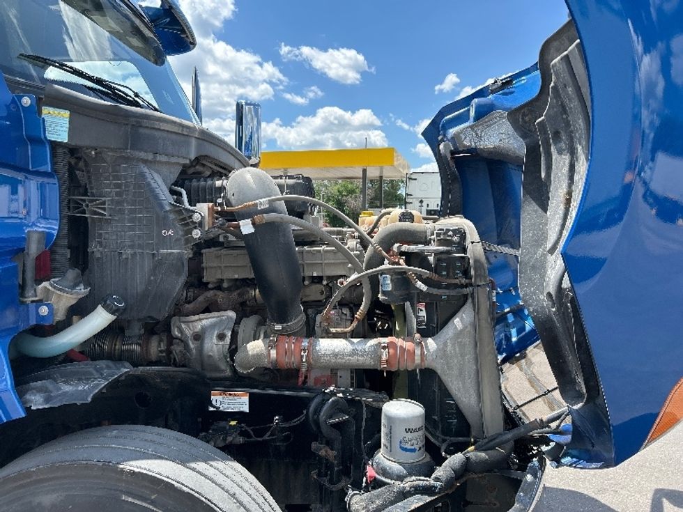 Day Cab Tractor-Heavy Duty Tractors-Freightliner-2020-T12664ST-Des Moines-IA-320,706\n\t\tmiles-$ 61,250 - Image 15