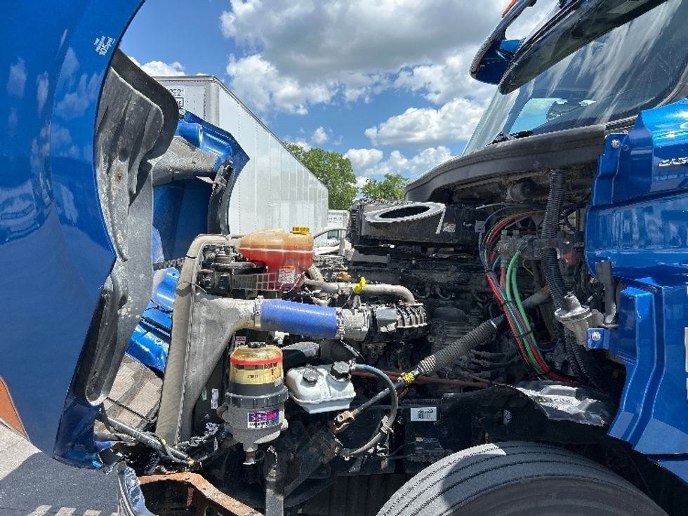 Day Cab Tractor-Heavy Duty Tractors-Freightliner-2020-T12664ST-Des Moines-IA-320,706\n\t\tmiles-$ 61,250 - Image 16