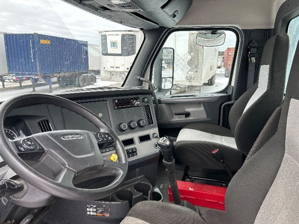 Day Cab Tractor-Heavy Duty Tractors-Freightliner-2020-T12664ST-Des Moines-IA-358,264\n\t\tmiles-$ 49,000 - Image 10