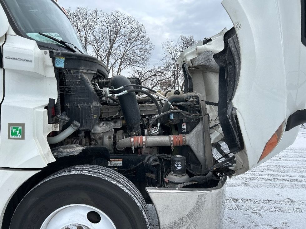 Day Cab Tractor-Heavy Duty Tractors-Freightliner-2020-T12664ST-Des Moines-IA-358,264\n\t\tmiles-$ 49,000 - Image 15