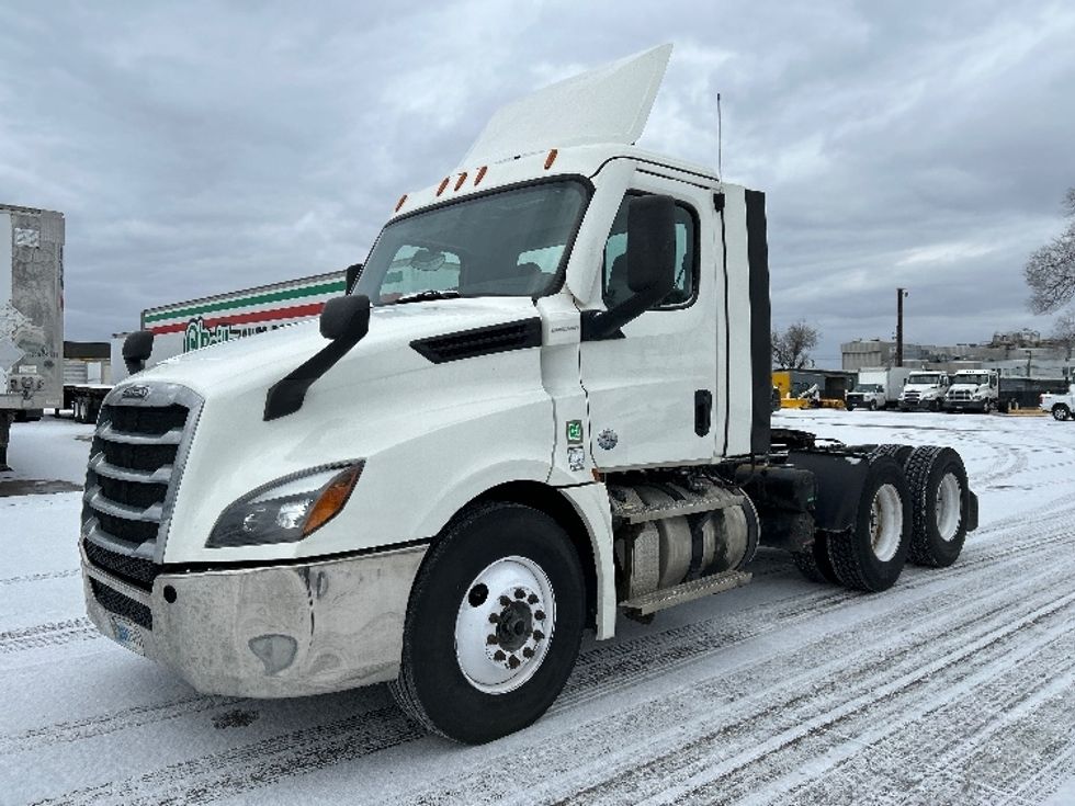Day Cab Tractor-Heavy Duty Tractors-Freightliner-2020-T12664ST-Des Moines-IA-358,264\n\t\tmiles-$ 49,000 - Image 3