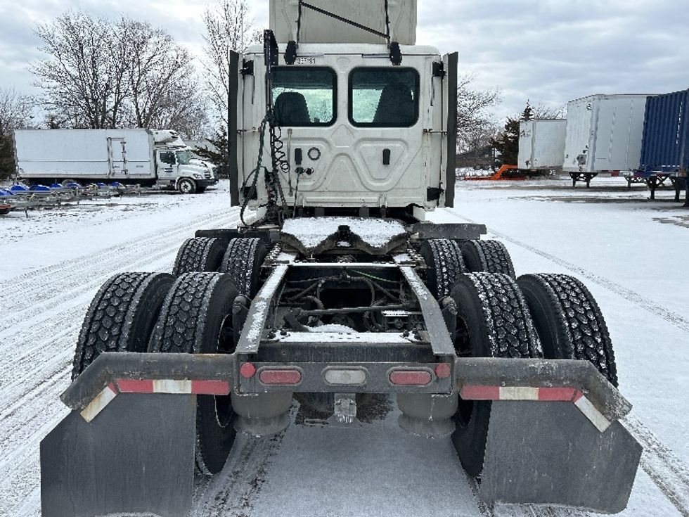 Day Cab Tractor-Heavy Duty Tractors-Freightliner-2020-T12664ST-Des Moines-IA-358,264\n\t\tmiles-$ 49,000 - Image 6