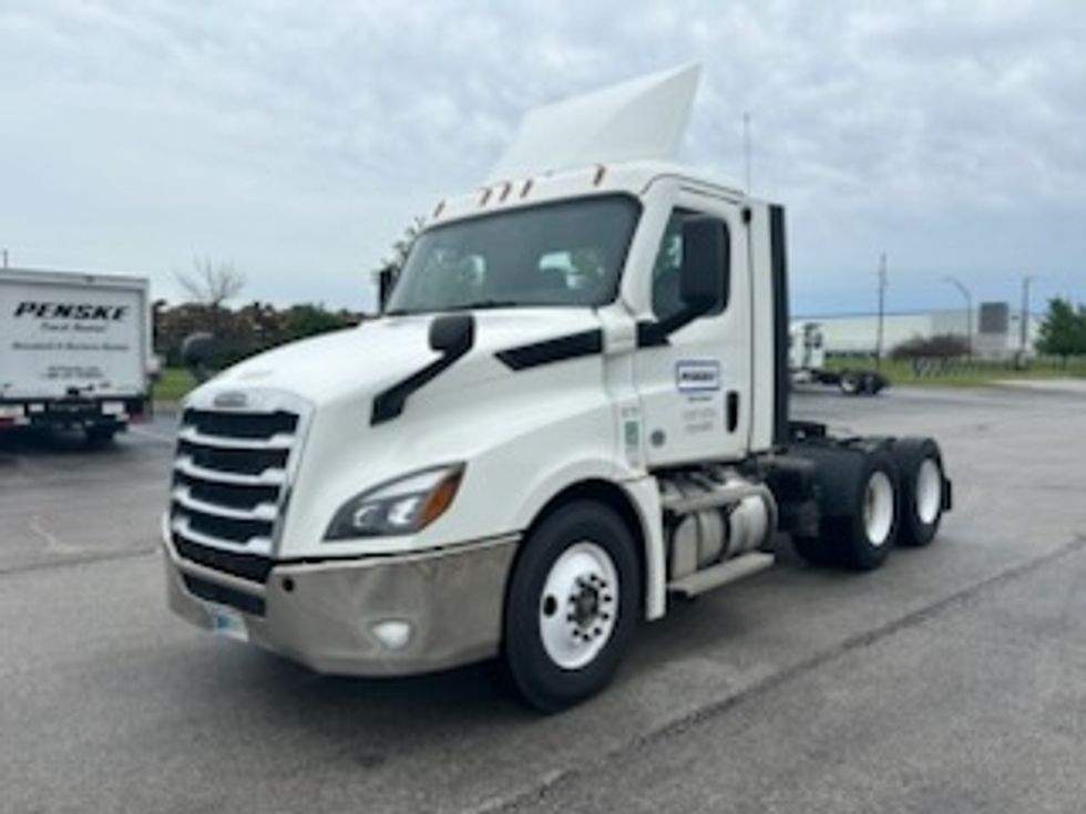 Day Cab Tractor-Heavy Duty Tractors-Freightliner-2020-T12664ST-Des Moines-IA-358,483\n\t\tmiles-$ 42,750 - Image 2