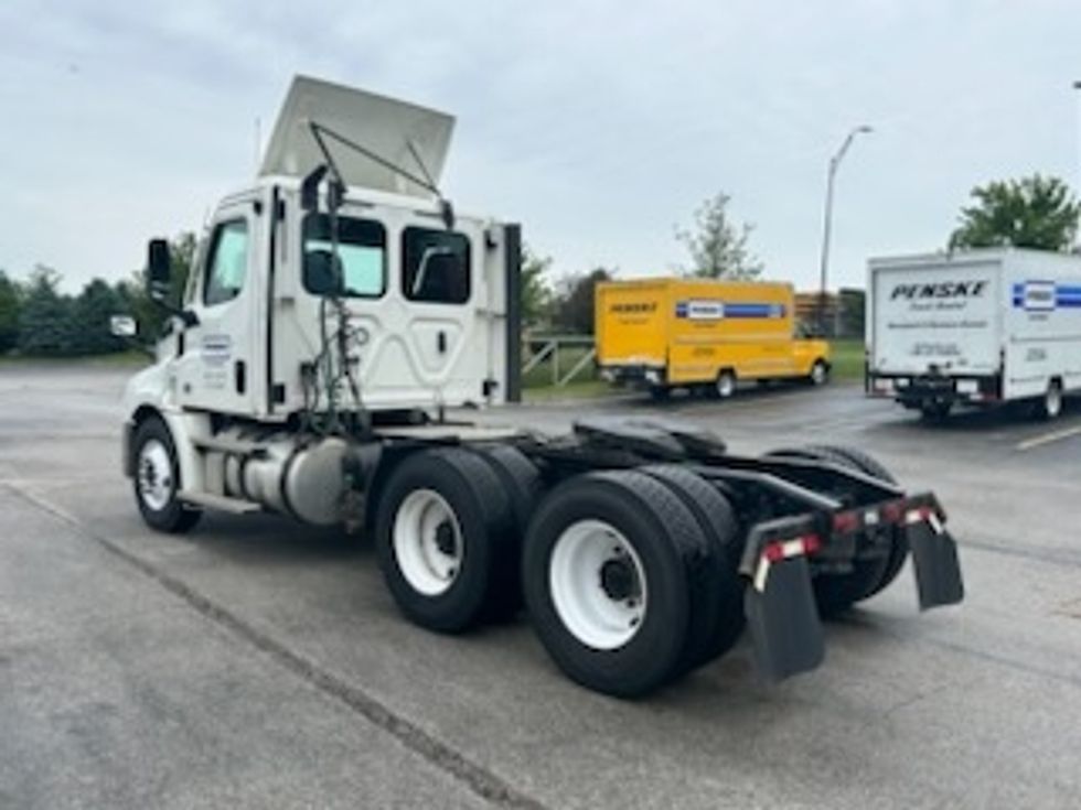 Day Cab Tractor-Heavy Duty Tractors-Freightliner-2020-T12664ST-Des Moines-IA-358,483\n\t\tmiles-$ 42,750 - Image 5