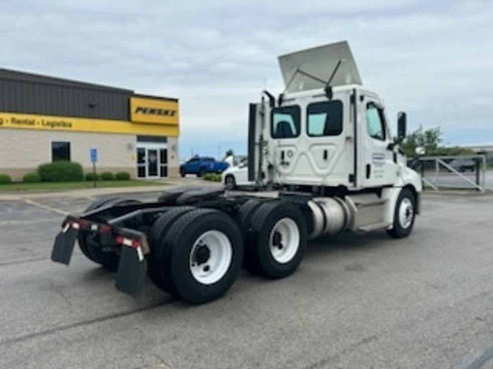 Day Cab Tractor-Heavy Duty Tractors-Freightliner-2020-T12664ST-Des Moines-IA-358,483\n\t\tmiles-$ 42,750 - Image 7