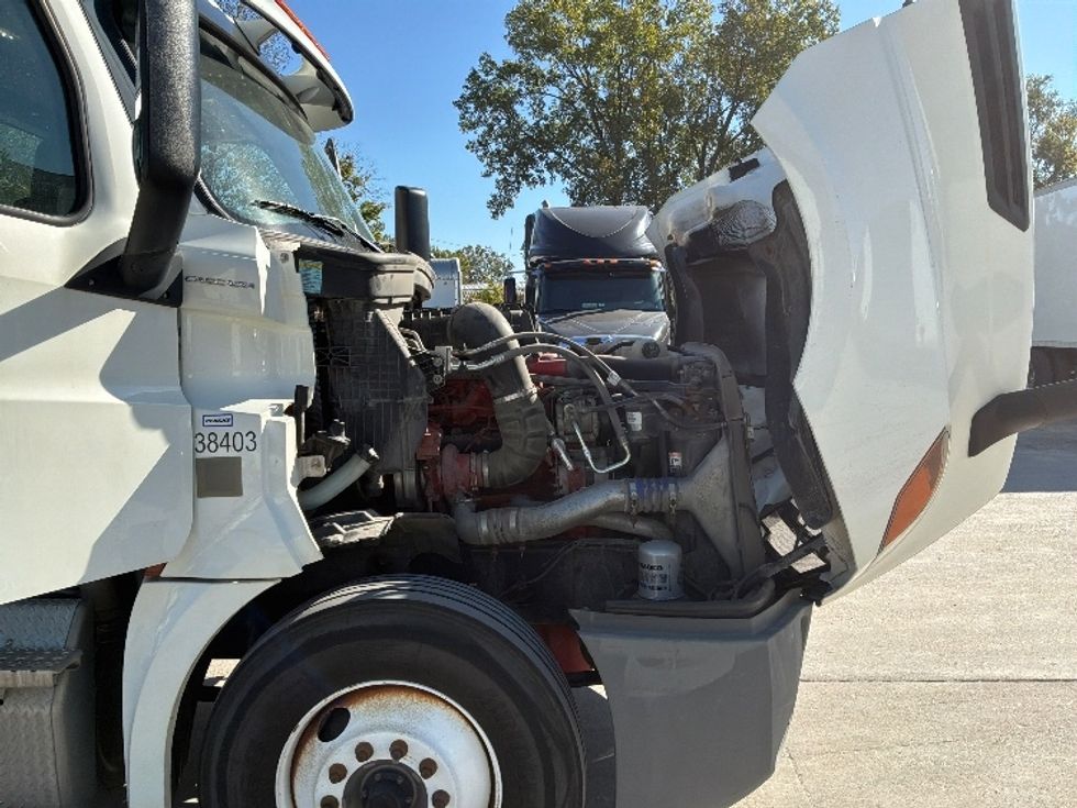 Day Cab Tractor-Heavy Duty Tractors-Freightliner-2020-T12664ST-Des Moines-IA-383,454\n\t\tmiles-$ 54,000 - Image 15