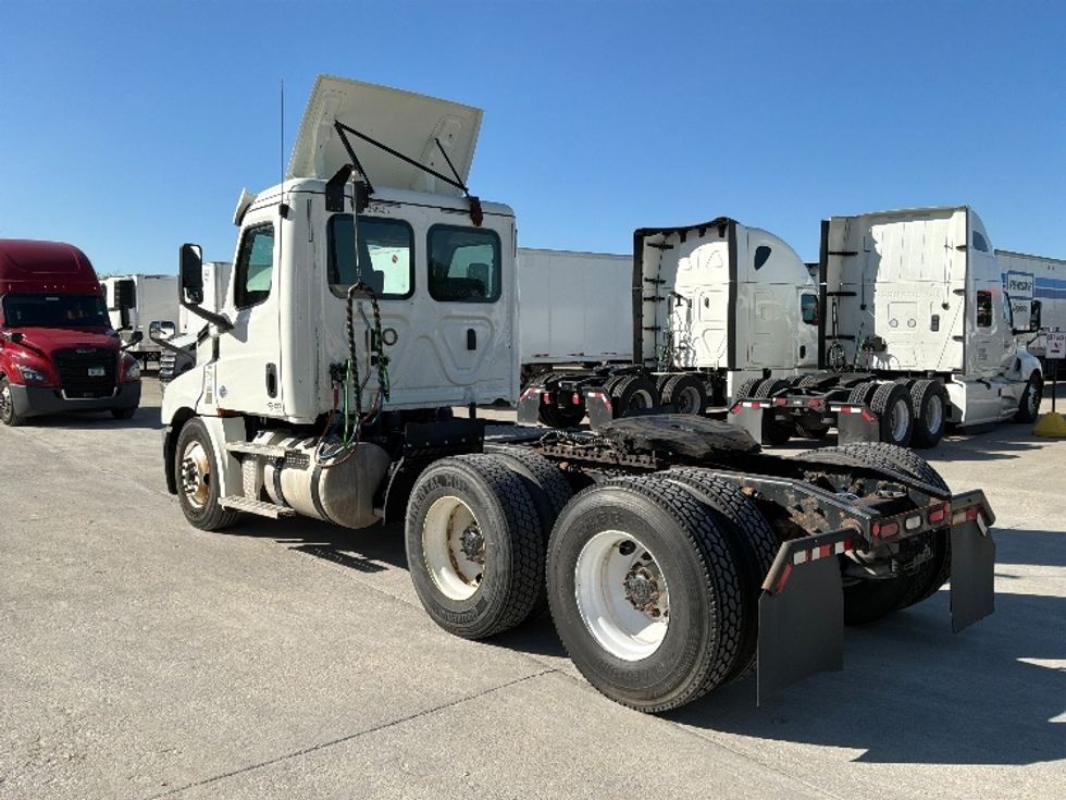 Day Cab Tractor-Heavy Duty Tractors-Freightliner-2020-T12664ST-Des Moines-IA-383,454\n\t\tmiles-$ 54,000 - Image 5
