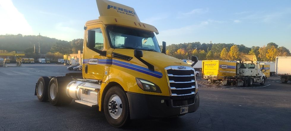 Day Cab Tractor-Heavy Duty Tractors-Freightliner-2020-T12664ST-Dothan-AL-539,327\n\t\tmiles-$ 36,000 - Image 1