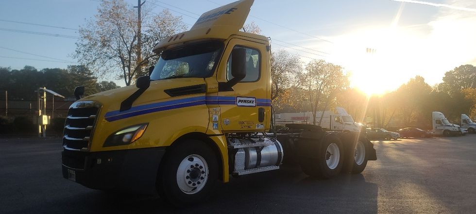 Day Cab Tractor-Heavy Duty Tractors-Freightliner-2020-T12664ST-Dothan-AL-539,327\n\t\tmiles-$ 36,000 - Image 3
