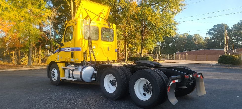 Day Cab Tractor-Heavy Duty Tractors-Freightliner-2020-T12664ST-Dothan-AL-539,327\n\t\tmiles-$ 36,000 - Image 5