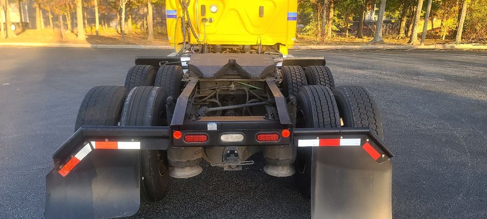 Day Cab Tractor-Heavy Duty Tractors-Freightliner-2020-T12664ST-Dothan-AL-539,327\n\t\tmiles-$ 36,000 - Image 6