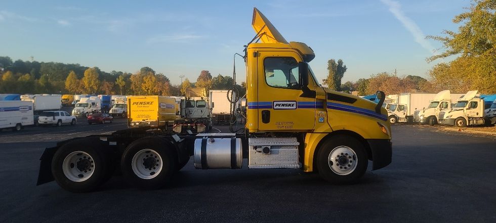 Day Cab Tractor-Heavy Duty Tractors-Freightliner-2020-T12664ST-Dothan-AL-539,327\n\t\tmiles-$ 36,000 - Image 8