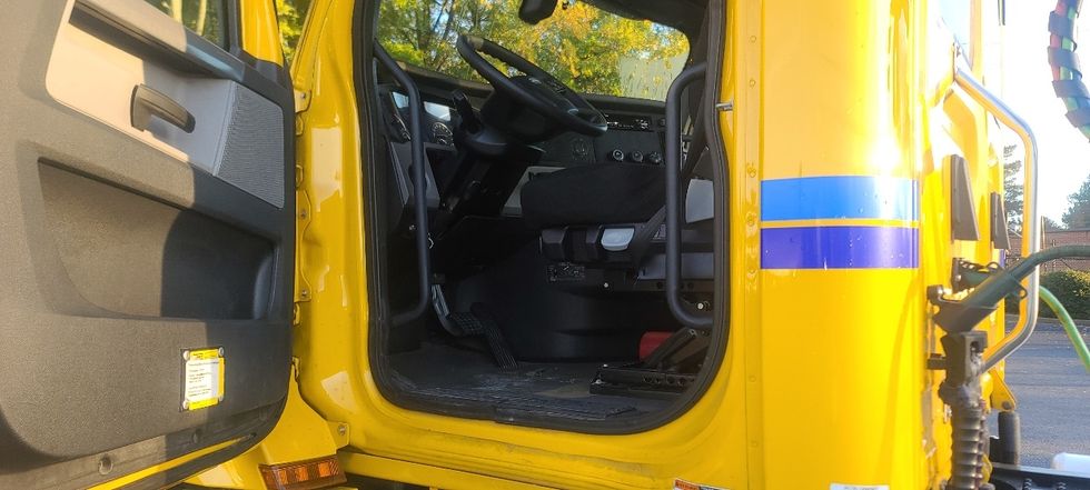 Day Cab Tractor-Heavy Duty Tractors-Freightliner-2020-T12664ST-Dothan-AL-539,327\n\t\tmiles-$ 36,000 - Image 9