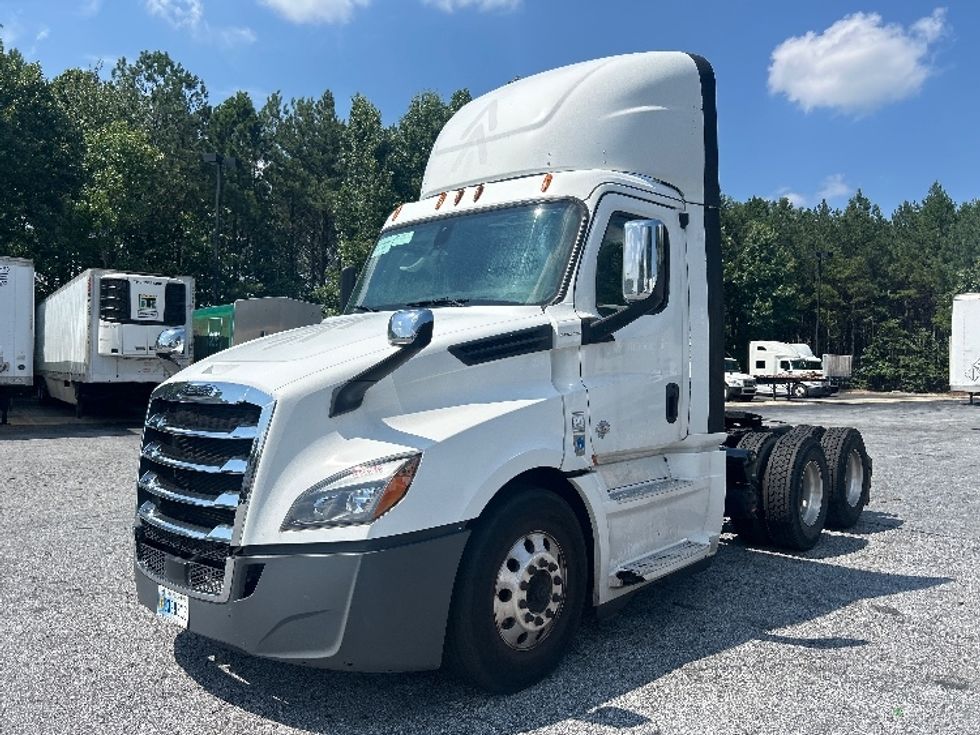Day Cab Tractor-Heavy Duty Tractors-Freightliner-2020-T12664ST-Duluth-GA-208,035\n\t\tmiles-$ 64,250 - Image 3