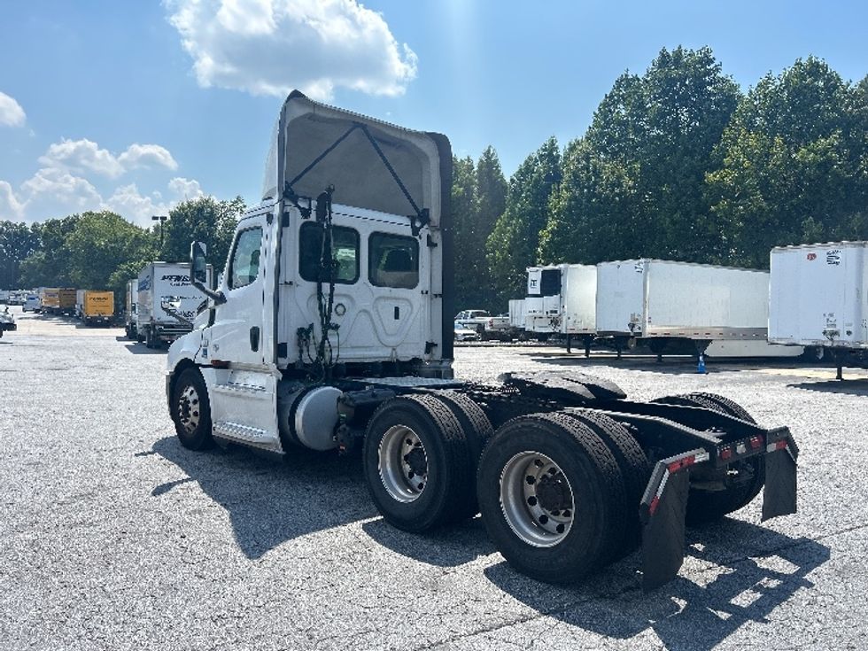 Day Cab Tractor-Heavy Duty Tractors-Freightliner-2020-T12664ST-Duluth-GA-208,035\n\t\tmiles-$ 64,250 - Image 5