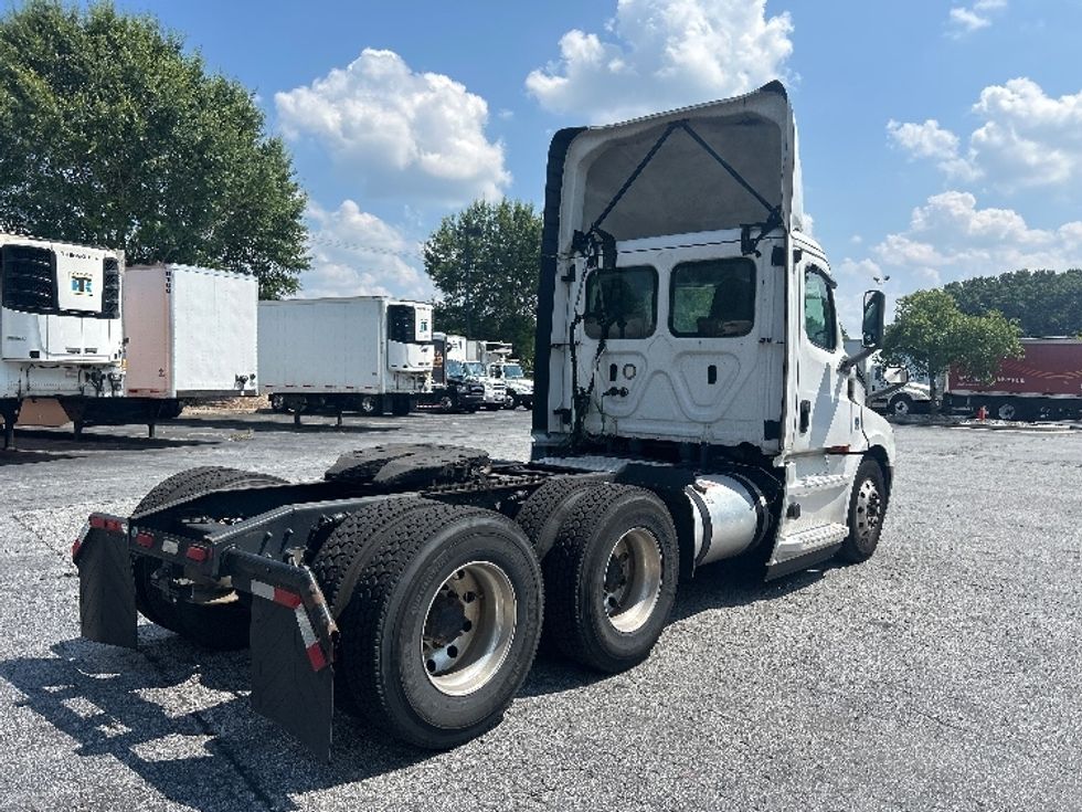 Day Cab Tractor-Heavy Duty Tractors-Freightliner-2020-T12664ST-Duluth-GA-208,035\n\t\tmiles-$ 64,250 - Image 7